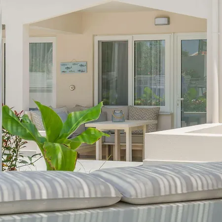 Aelia فندق لايميناس