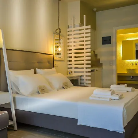 Aelia Hotel *